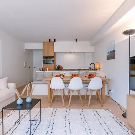 Luxurious Renovated On Location In *
